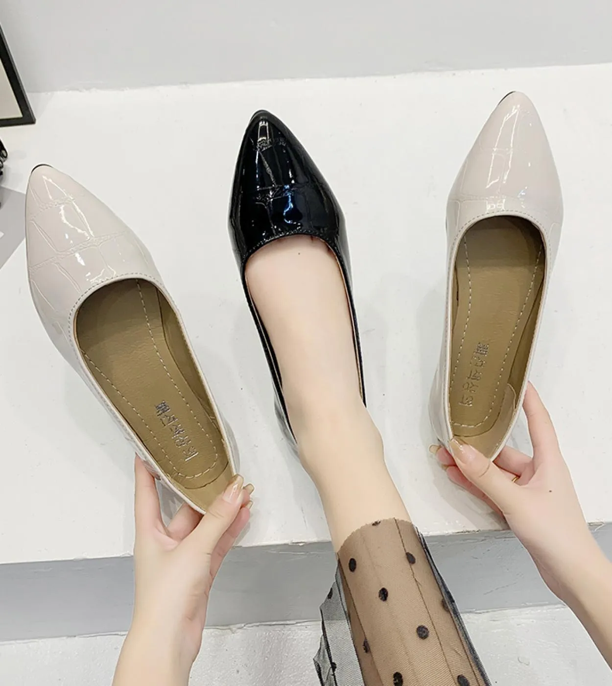Scarpe piatte professionali da donna semplici e convenienti 2022 scarpe da barca in pelle verniciata da donna stile nuovo a punt