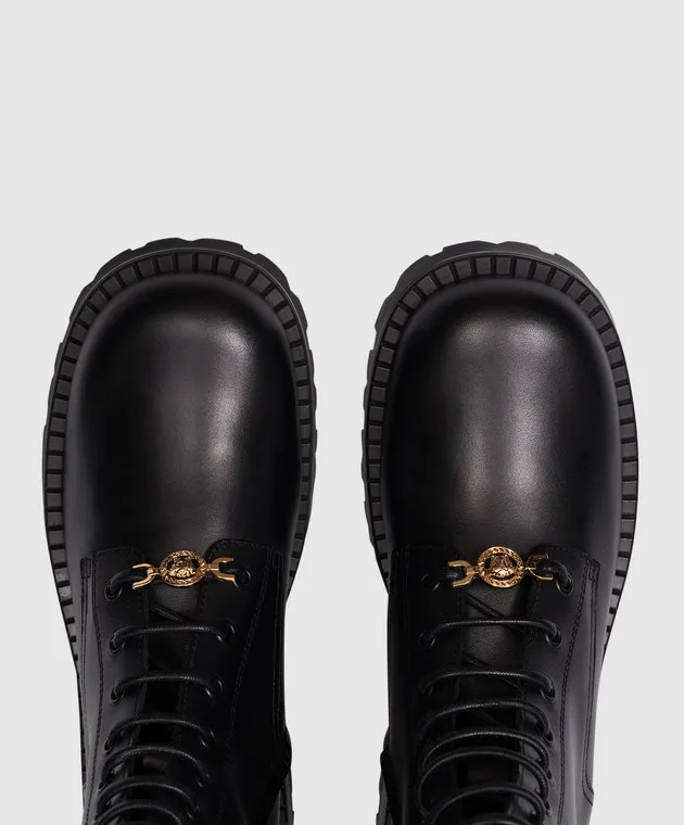 Versace Stivali in pelle nera con logo Medusa '95 in metallo 10113871A02254